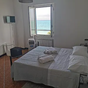 https://eco-del-mare-pietra-ligure.hotelitalianriviera.com