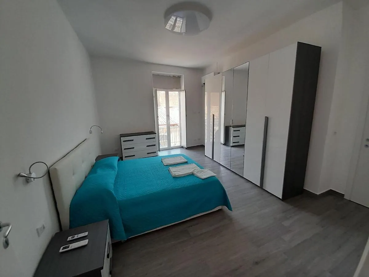 Fuori Ortigia Room 1 Syracuse 0*,  Italia